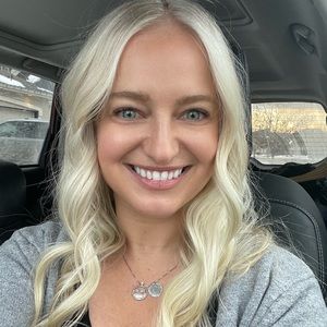 Meet your Posher, Candace